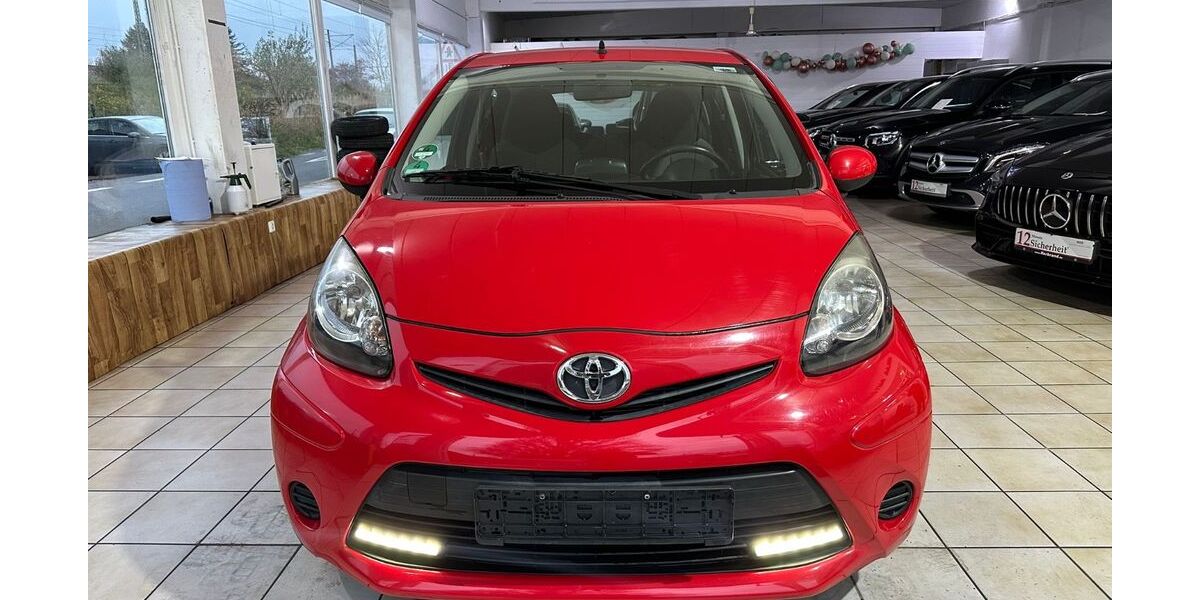 Toyota Aygo (X) 82.000 km 7.400 € Bonn 53119