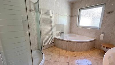 IHR NEUES FAMILIENGLÜCK MIT GARTEN - Zweifamilienhaus Achim | Angebot:27115241