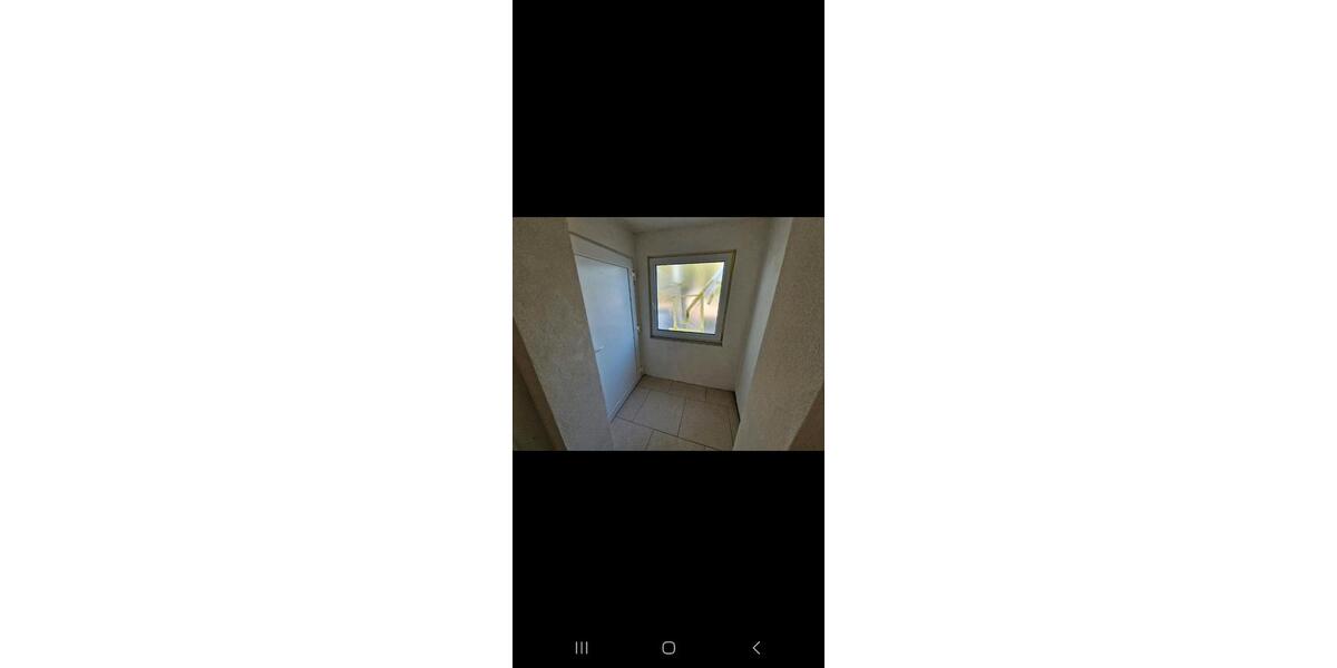 EG Wohnung 2 Garagen 4 Stellplätze Garten 3 zimmer