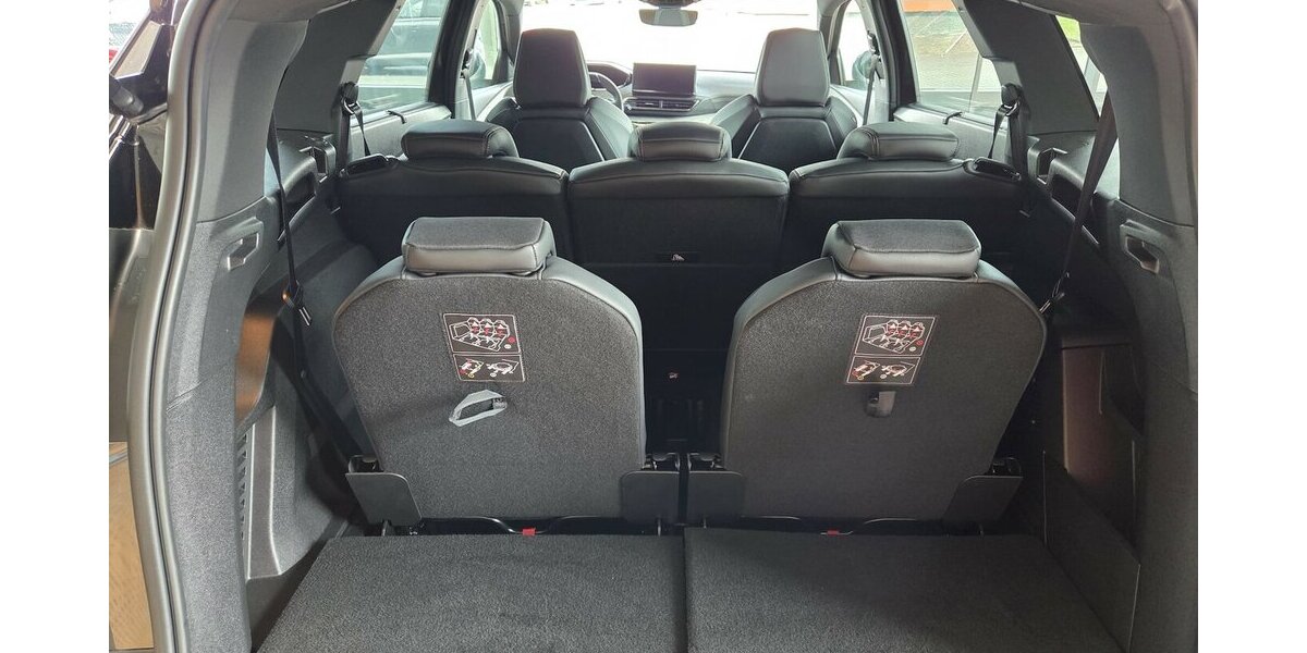 Peugeot 5008 GT 7 Sitze LED Autom. 16.678 km 24.000 &euro; Wilsdruff 01723