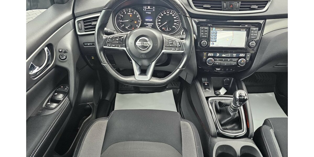 Nissan Qashqai N-Connecta NAVI PANO. Kamera 360° 129.421 km 11.990 &euro; Löhne 32584