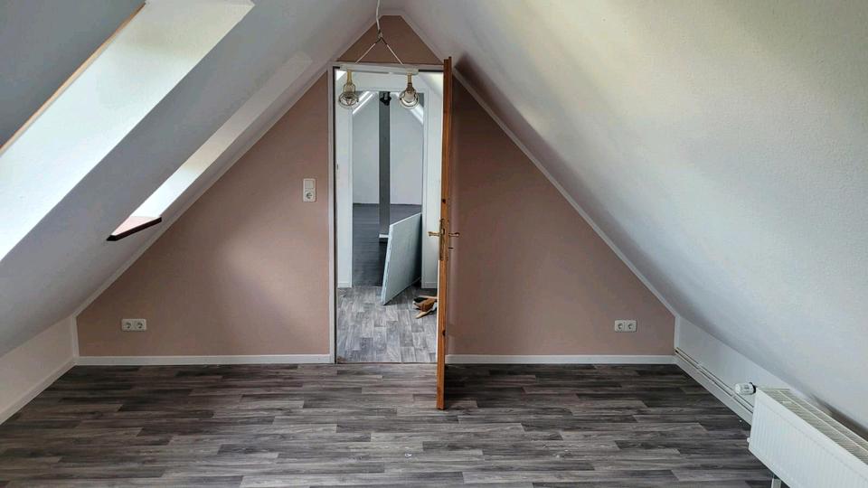 Dachgeschoßwohnung Uplengen - 5 Zimmer, 100 m&sup2;, 900&euro; | Angebot:26340636