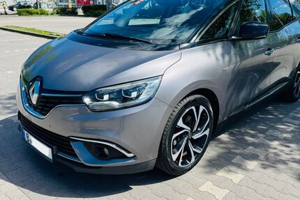 Renault Scenic 268.000 km 8.200 &euro; Berlin 10717