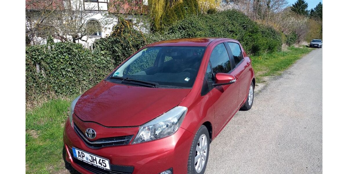 Toyota Yaris 61.200 km 8.100 &euro; Weimar 99423