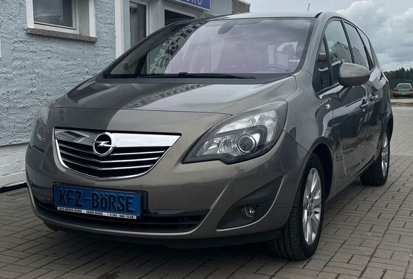 Opel Meriva 136.000 km 5.900 € Burg 39288