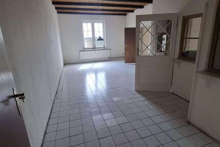 Wohnung Siebenbäumen - 6 Zimmer, 180 m&sup2;, 1.399&euro; | Angebot:26788547