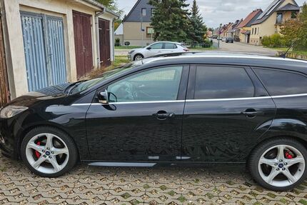 Ford Focus 145.500 km 8.500 € Barby 39249