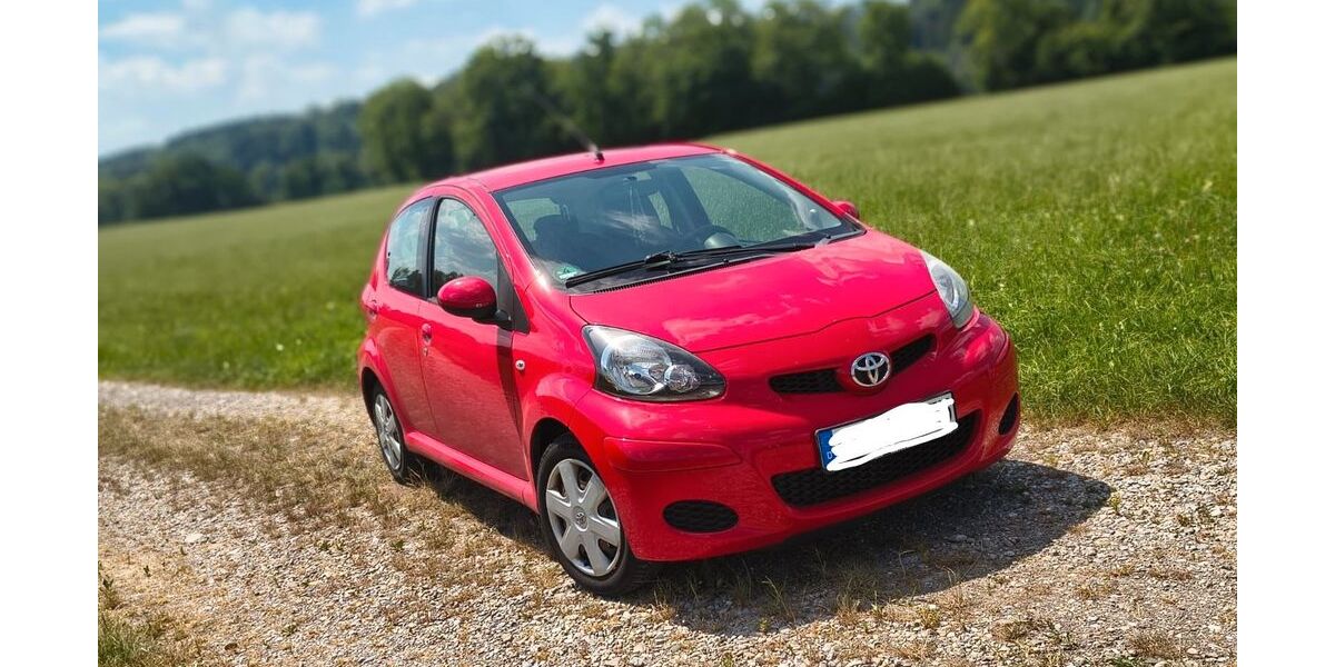 Toyota Aygo (X) 123.640 km 2.800 &euro; Kronburg 87758