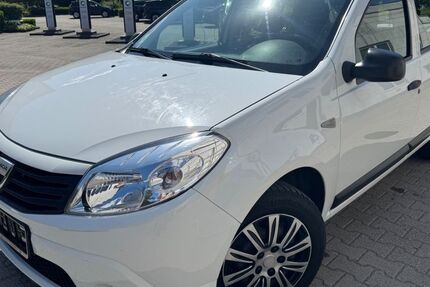 Dacia Sandero 110.000 km 2.999 &euro; Essen 45133