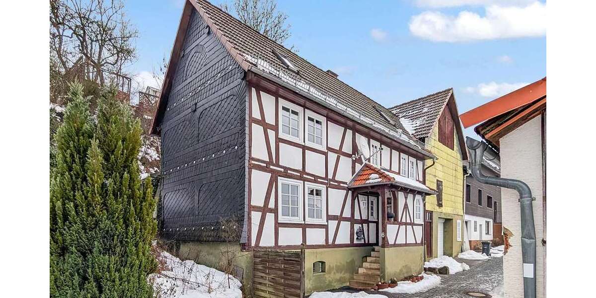 Haus zum Kaufen in Biedenkopf 110.000 € 136.95 m² 5 zimmer