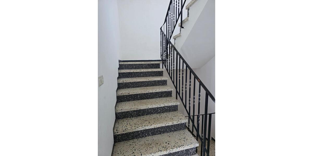 Sehr gepflegtes Mehrfamilienhaus in Massivbauweise 8 zimmer