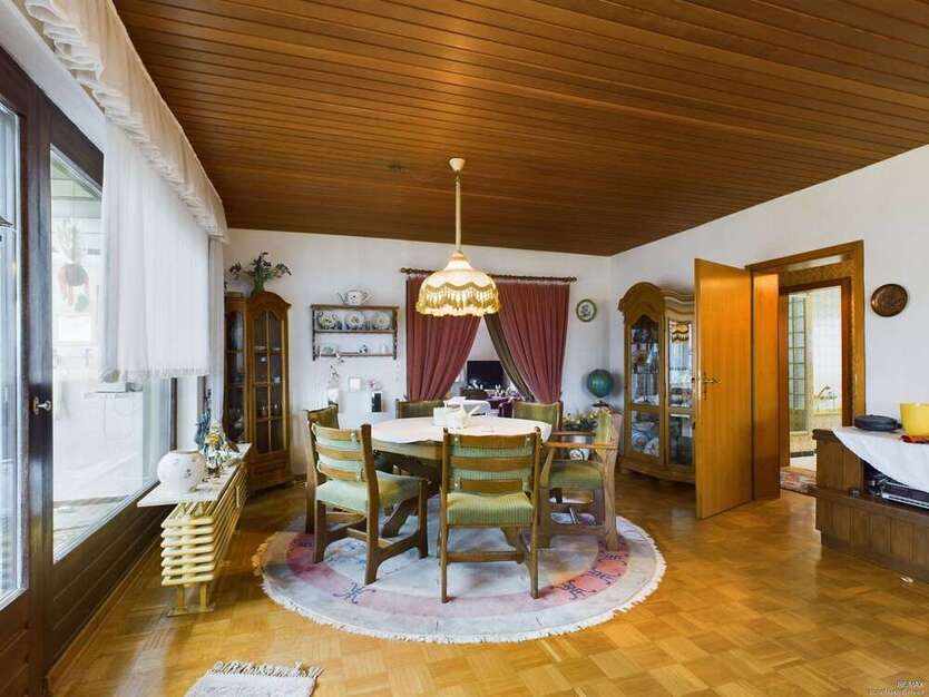 Haus zum Kaufen in Hüllhorst 299.000 € 192.48 m²