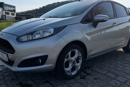 Ford Fiesta 77.000 km 5.990 &euro; Lauda 97922