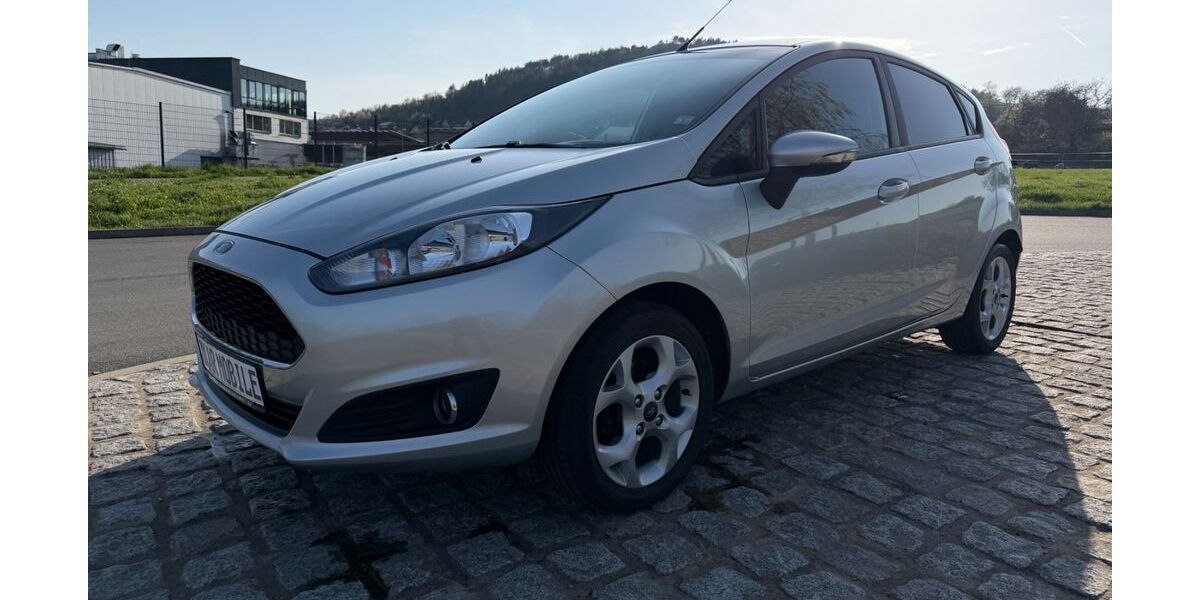 Ford Fiesta 77.000 km 5.990 &euro; Lauda 97922