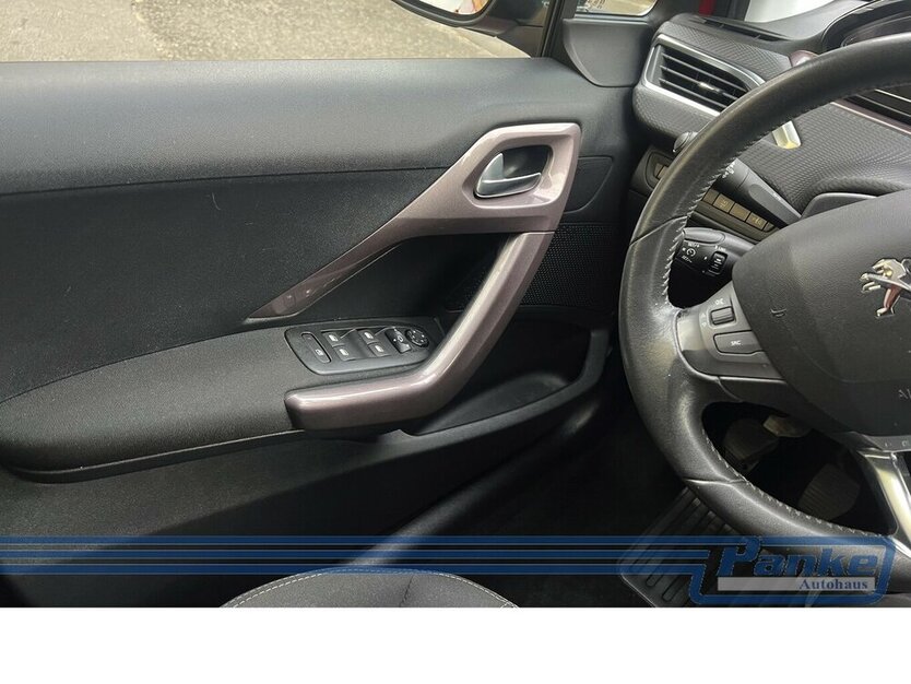 Peugeot 2008 Active*AHK*Navi*Klima*PDC*1-Hand*Chrom* 149.870 km 6.490 € Berlin 13187
