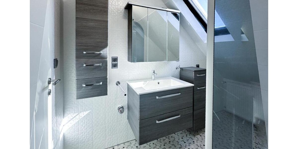 Dachgeschoßwohnung Wittlich - 3 Zimmer, 87 m&sup2;, 900&euro; | Angebot:26660900
