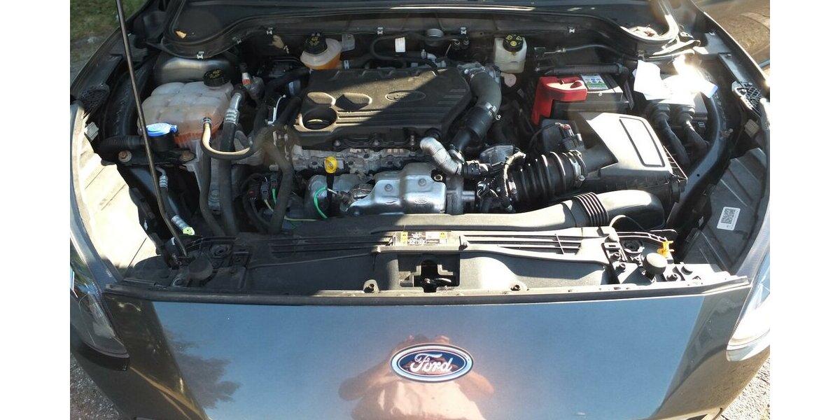 Ford Focus NAVI BLUETOOTH SHZ PARCTRONIC 1 HAND 131.112 km 10.908 &euro; Köln 50858