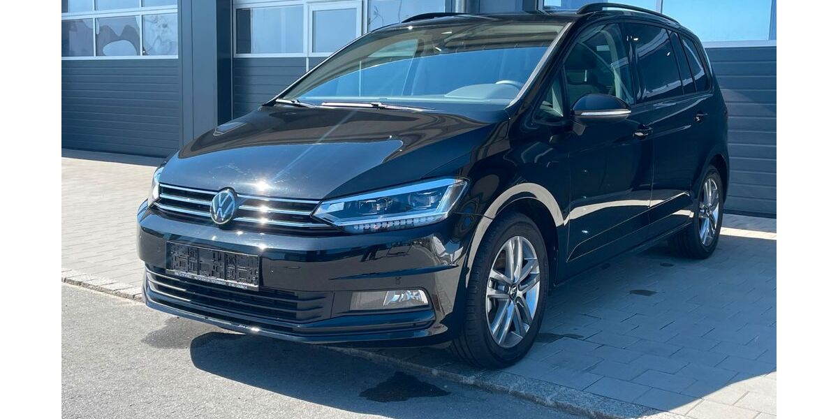 VW Touran 16.703 km 35.990 &euro; Tiefenbach 93464