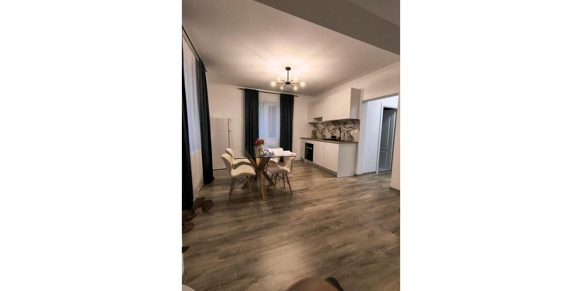 Etagenwohnung Kronach - 6 Zimmer, 150 m&sup2;, 1.000&euro; | Angebot:26567516