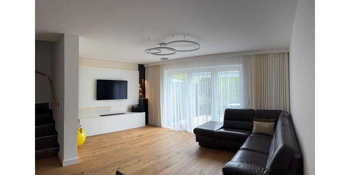 Reihenhaus München Trudering-Riem - 4 Zimmer, 170 m&sup2;, 4.500&euro; | Angebot:26675529