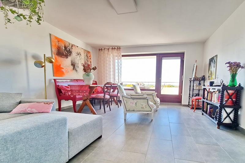 Hochwertig sanierte 3-Zimmer-Eigentumswohnung mit Sonnenloggia und traumhaftem Weitblick – direkt an der Hamburger Stadtgrenze ! - Etagenwohnung Schenefeld | Angebot:15799908