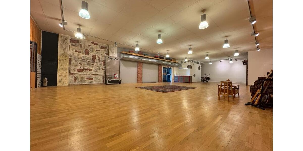 Halle Ausstellungsraum Ladenlokal in Maintal - von Privat zimmer