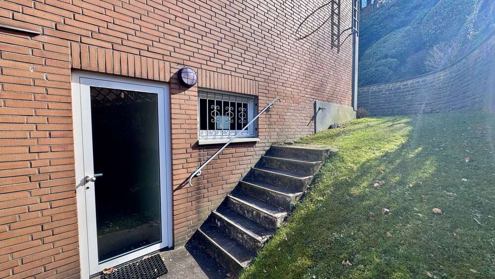 Traumhafte 3,5-Zimmer-Wohnung mit großem Balkon, herrlicher Aussicht, Garage und inkl.Einbauküche - Etagenwohnung Velbert Pöthen | Angebot:24740227