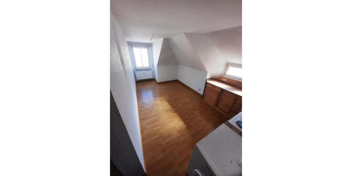 Dachgeschoßwohnung Zwönitz - 3 Zimmer, 62 m&sup2;, 450&euro; | Angebot:24727228