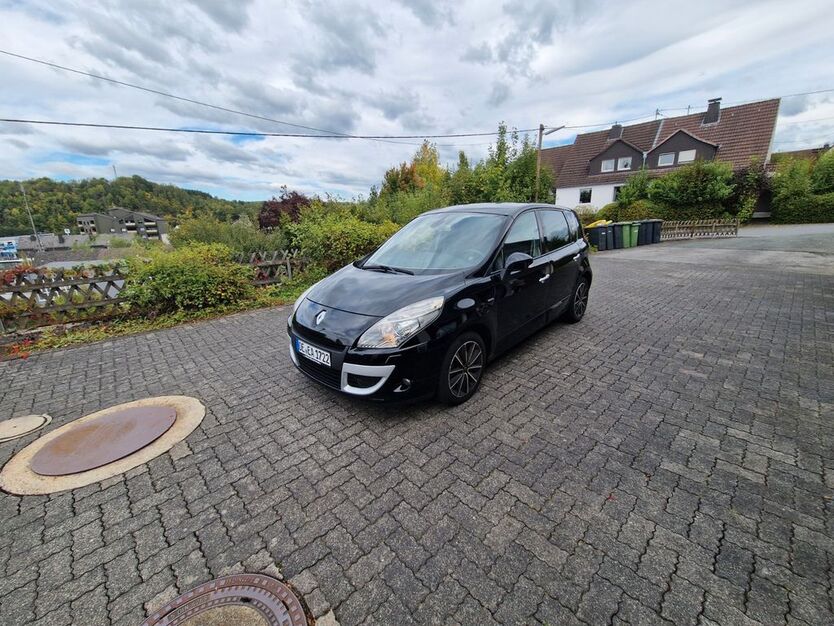Renault Scenic 143.367 km 6.700 € Lennestadt 57368