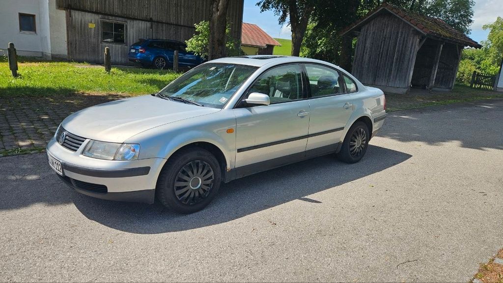 VW Passat 305.500 km 800 &euro; Unterthingau 87647