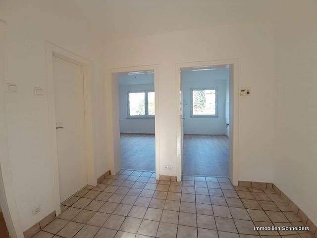 Etagenwohnung Duisburg Untermeiderich - 2 Zimmer, 61 m&sup2;, 500&euro; | Angebot:26815953