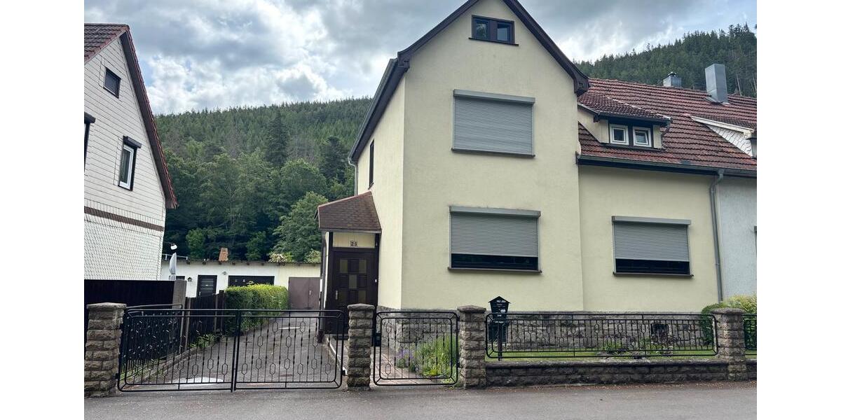 Reihenhaus Ohrdruf - 7 Zimmer, 128 m&sup2;, 185.000&euro; | Angebot:26962381