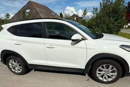 Hyundai TUCSON 75.300 km 18.990 &euro; Tönning 25832