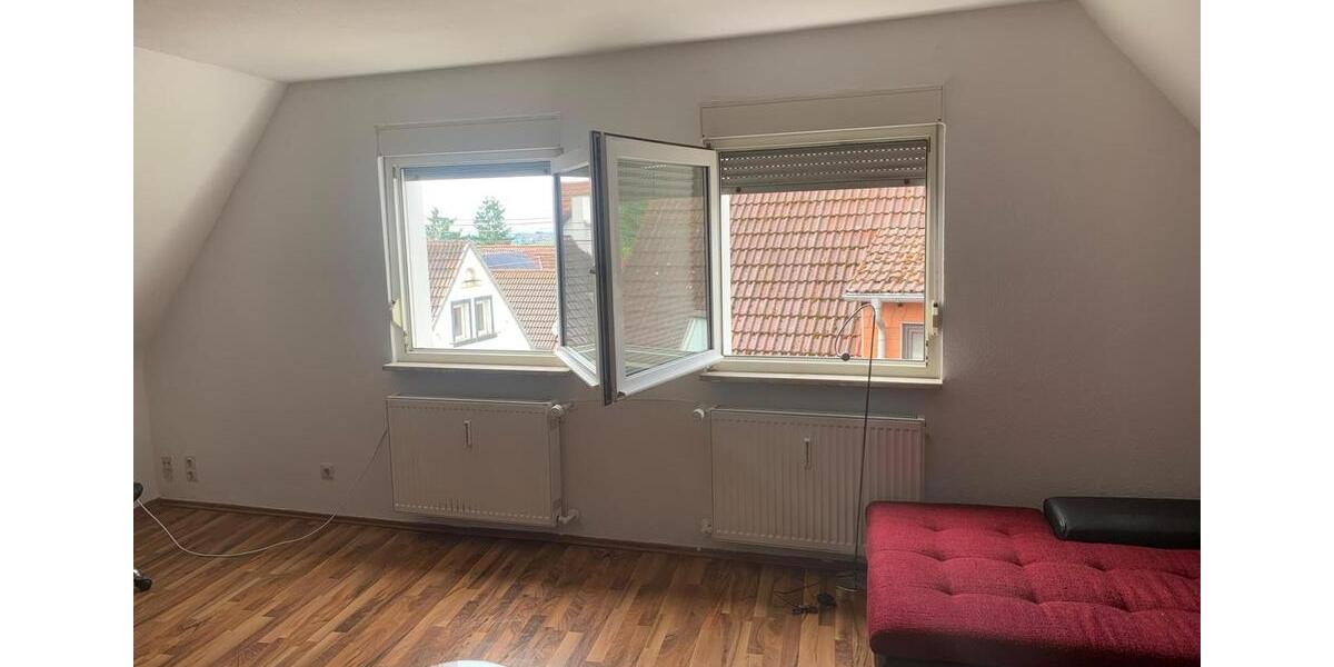Gemütliche, teilmöblierte Dachgeschoss-Wohnung 2 zimmer