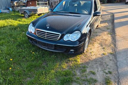 Mercedes C 200