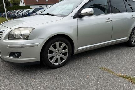 Toyota Avensis 242.865 km 3.850 &euro; Broderstorf 18184