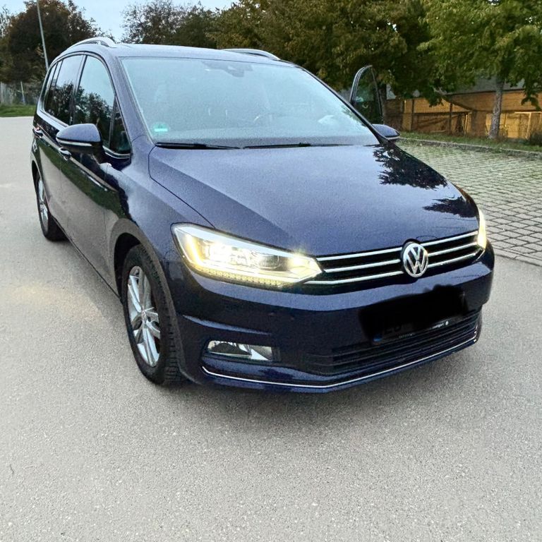 VW Touran 149.000 km 13.499 € Esslingen am Neckar 73733