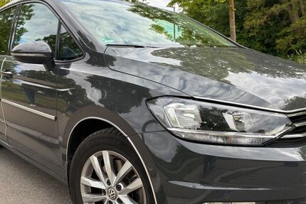 VW Touran 93.000 km 16.250 &euro; Augsburg 86156