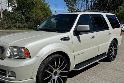 Lincoln Navigator 63.000 km 18.450 &euro; Berlin 10963