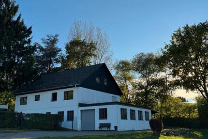 EFW mit Halle und großen Garten zimmer