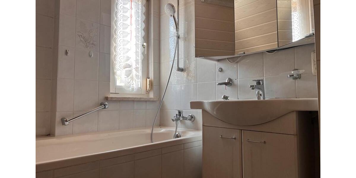 Doppelhaushälfte Probstzella - 7 Zimmer, 90 m&sup2;, 75.000&euro; | Angebot:27127861