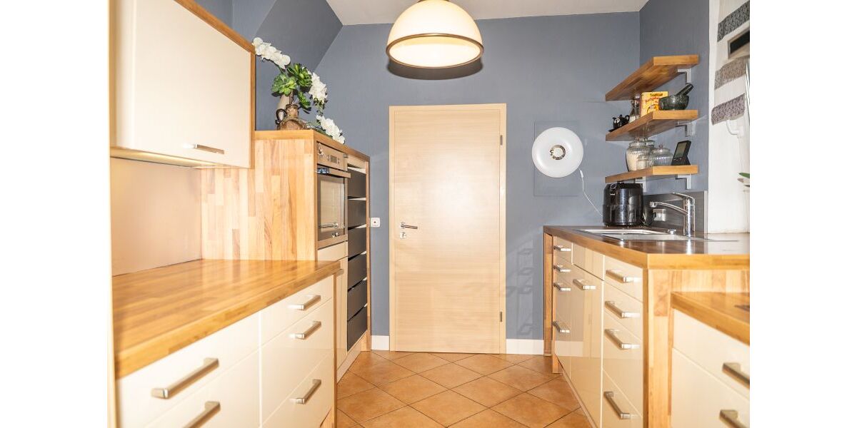 Provisionsfrei* Geräumiges, zentralgelegenes 6-Zimmer Einfamilienhaus mit Gewerbeeinheit in Eilshausen - Einfamilienhaus Hiddenhausen | Angebot:26689390
