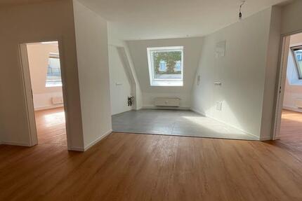 Frischsanierte 5 Zimmer Dachgeschosswohnung mitten in Löbtau im ruhigen Hinterhof 5 zimmer