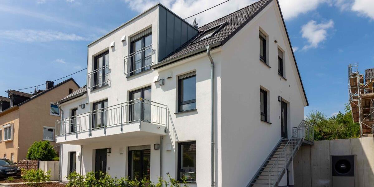 Neues vermietetes 3-Familienhaus als KFW 55 Energiesparhaus in ruhiger Lage Trier-Kernscheid - Mehrfamilienhaus, Wohnhaus Trier Kürenz | Angebot:18822982