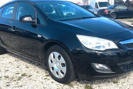 Opel Astra 148.000 km 4.999 € Bonn 53227