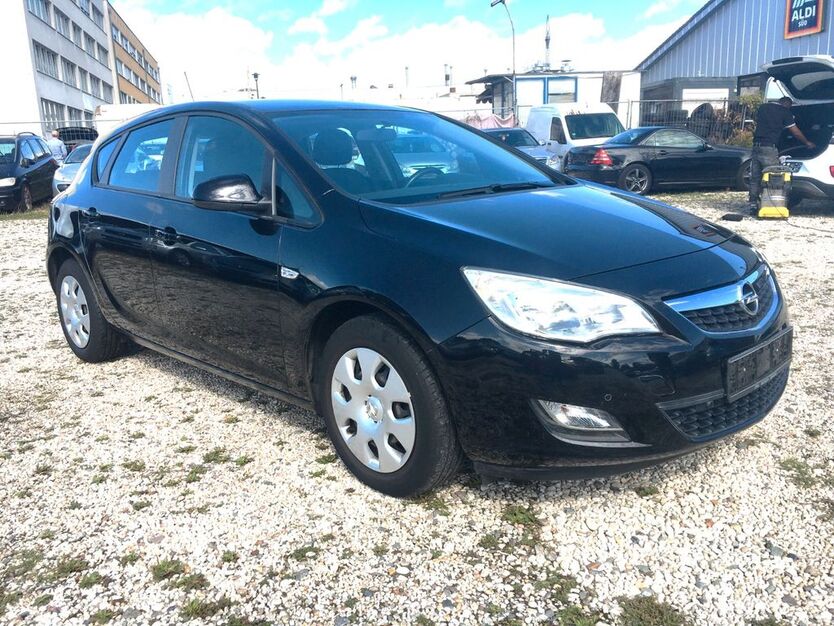 Opel Astra 148.000 km 4.999 € Bonn 53227