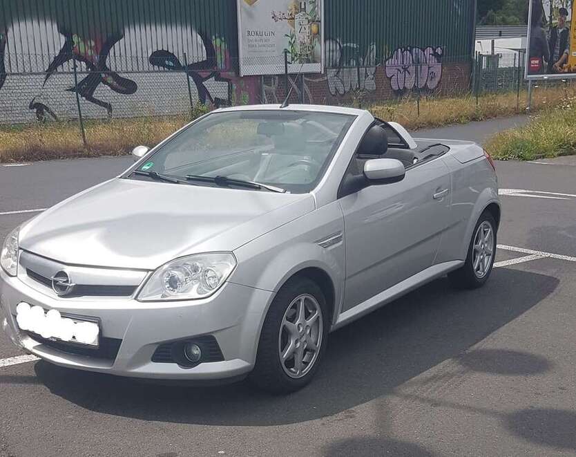 Opel Tigra 235.000 km 2.200 € Hennef 53773