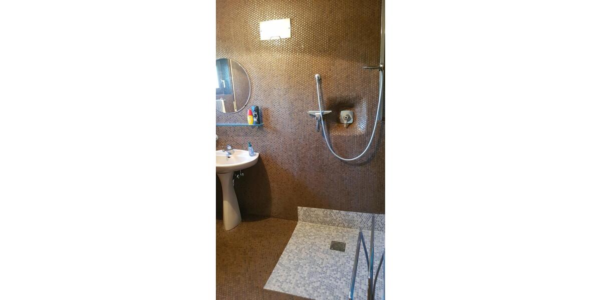 Wunderschönes Einfamilienhaus mit großer Terrasse u. Balkon 4 zimmer