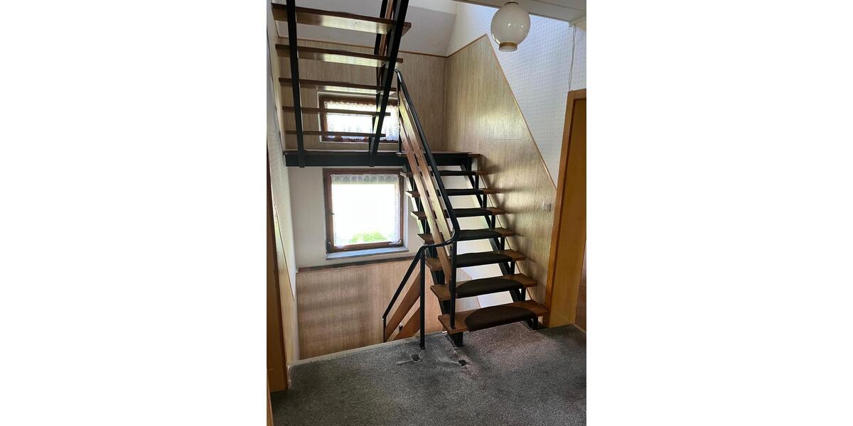 Einfamilienhaus Steinbach-Hallenberg Hallenberg - 8 Zimmer, 141 m&sup2;, 100.000&euro; | Angebot:26447608