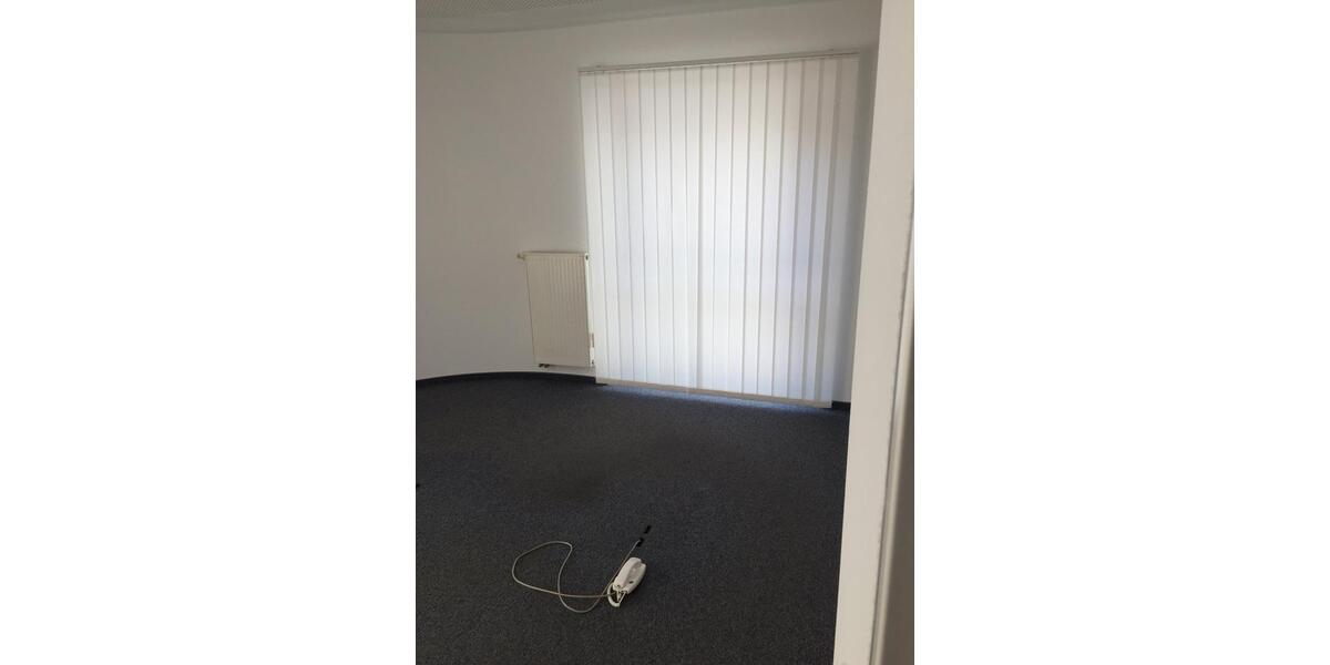 Vielseitige nutzbare moderne Gewerbeimmobilie in St. Ingbert zimmer